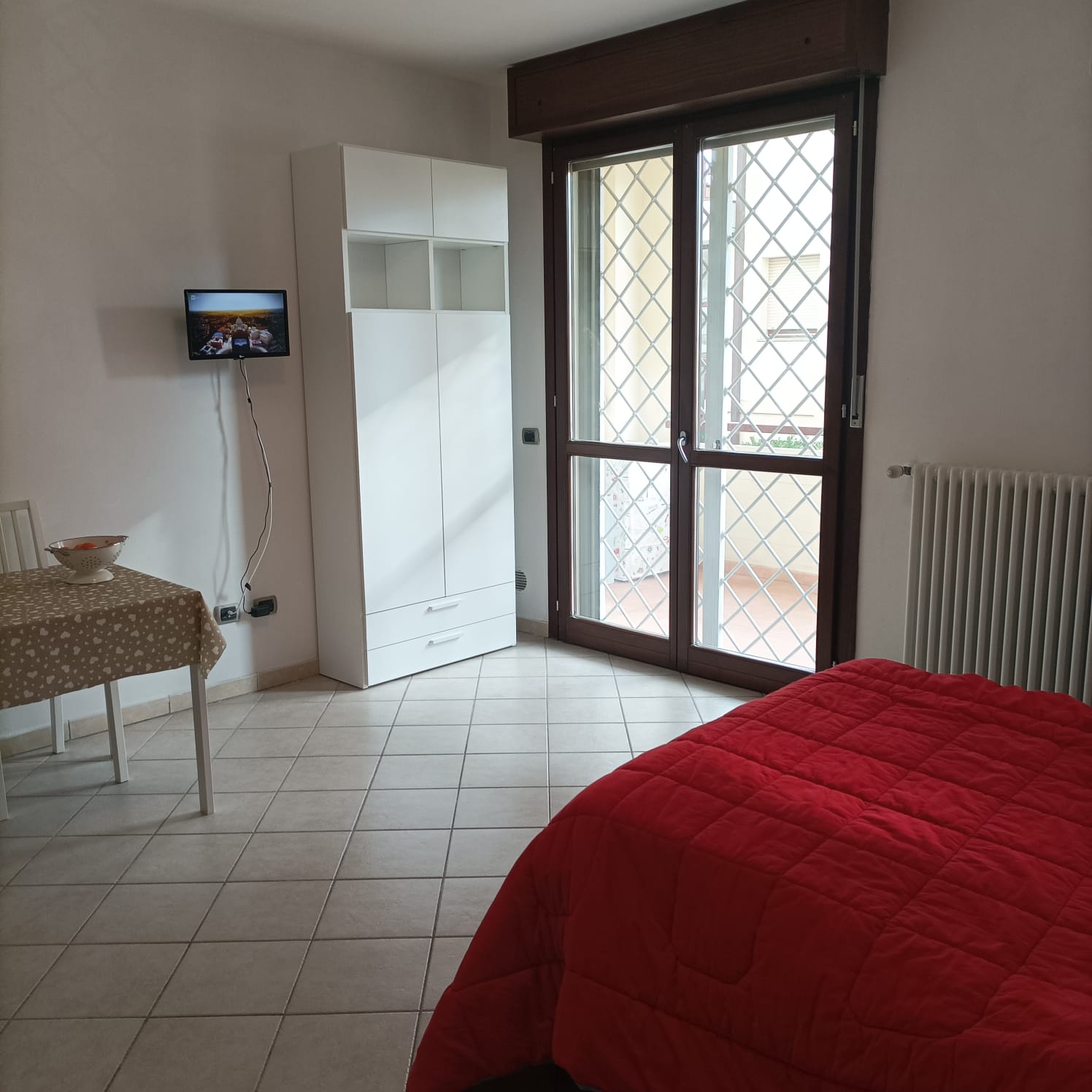 Monolocale a Calenzano (FI) con box/cantina e terrazza