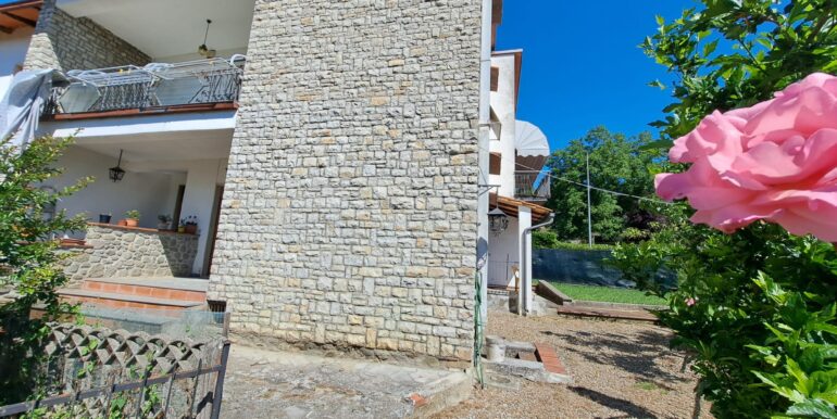 ESTERNO (25)