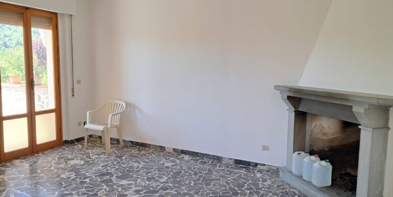 INTERNO (16)