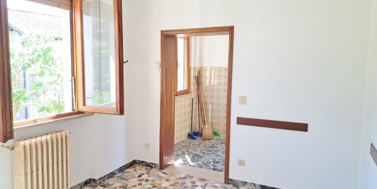 INTERNO (25)