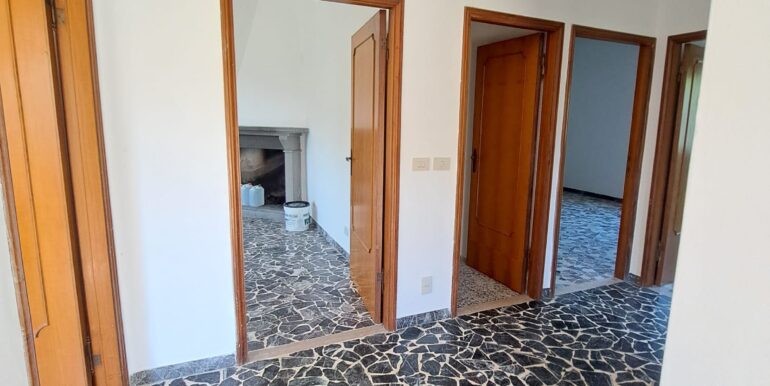 INTERNO (27)